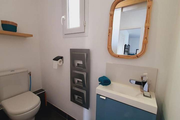 Location de vacances pour 4 personnes, avec vue ainsi que piscine et jardin à Saint-Nazaire-de-Pézan - 3