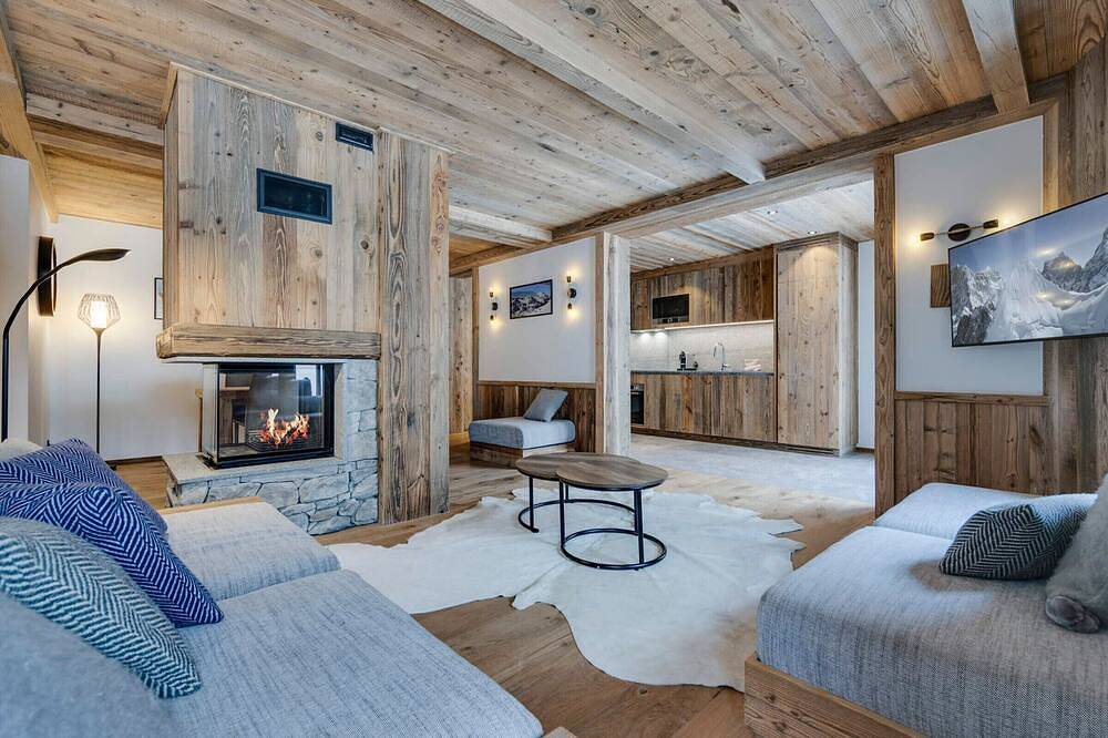 Entire apartment, Garden Apartment Near Fornet Slopes - Cozy, Modern, Ski Storage, Parking in Val-d'Isère, Ruitor Massif