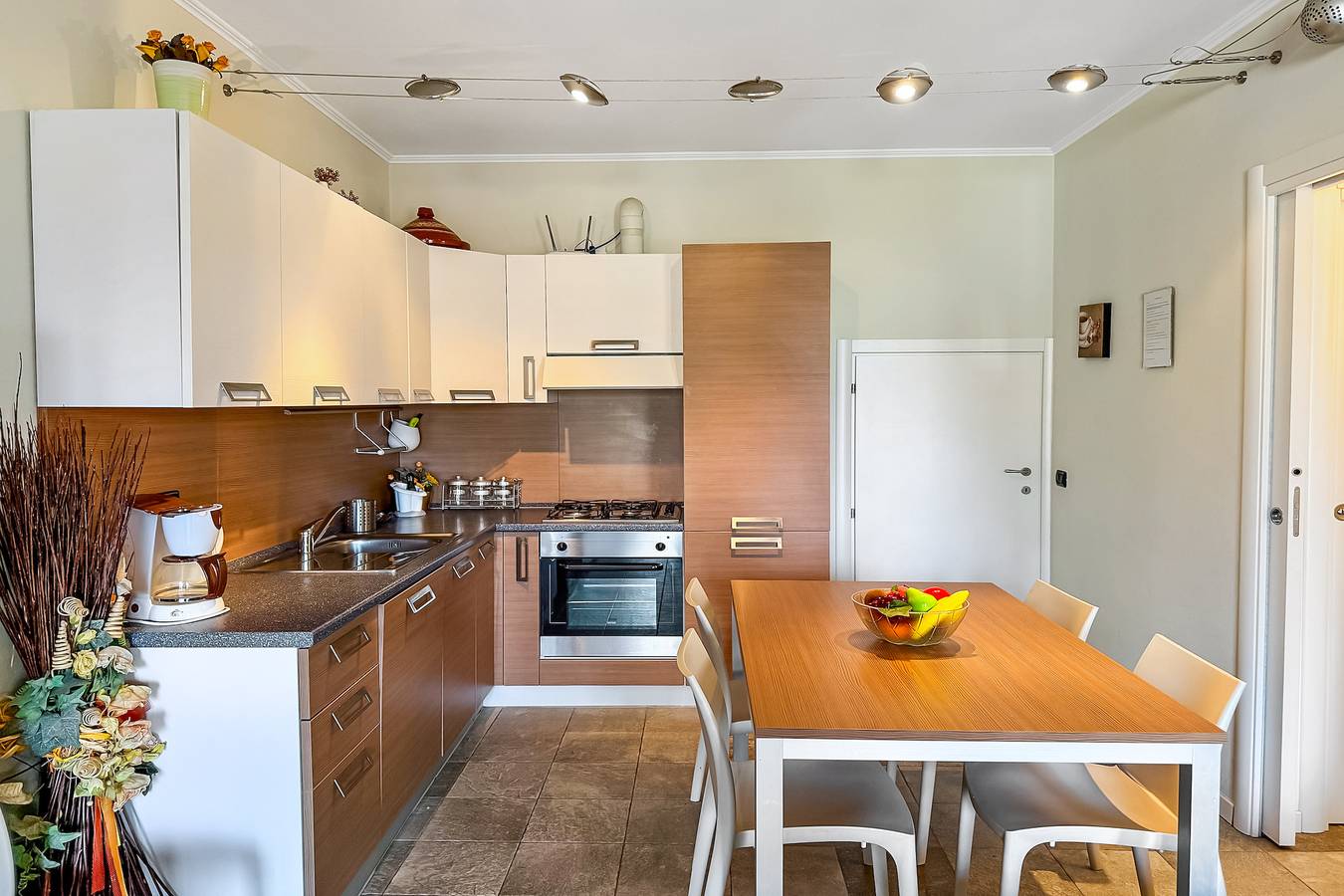 Ganze Wohnung, Ferienwohnung für 6 Personen mit Terrasse in Calozzo, Pianello del Lario