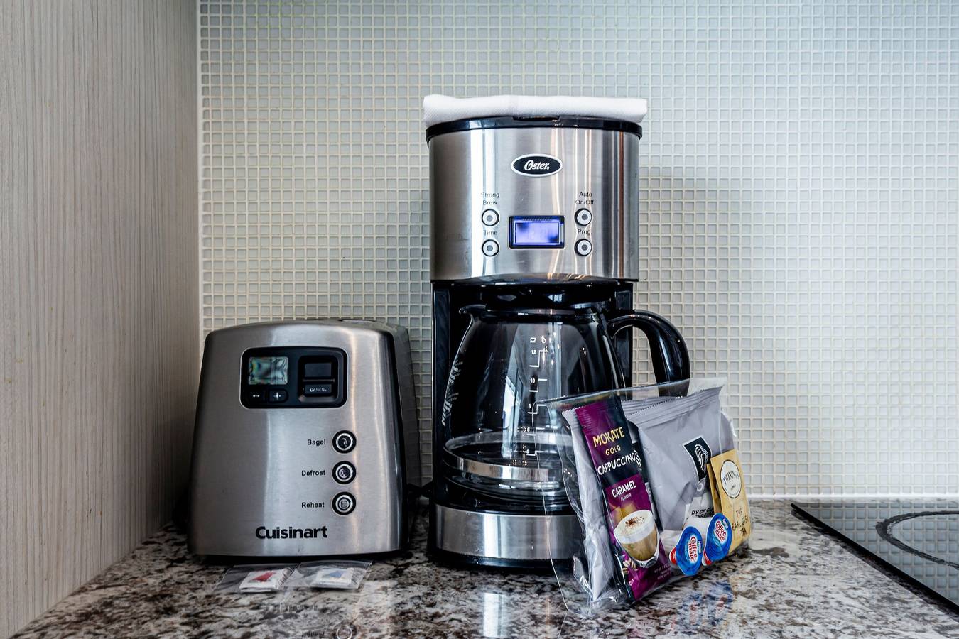 Apartamento de férias inteiro, Condominio tranquilo para estancias médicas, a pocos pasos de hospitales, Uhn, Sickkids, Wifi rápido, balcón in Toronto, Lago Ontário (Canadá)