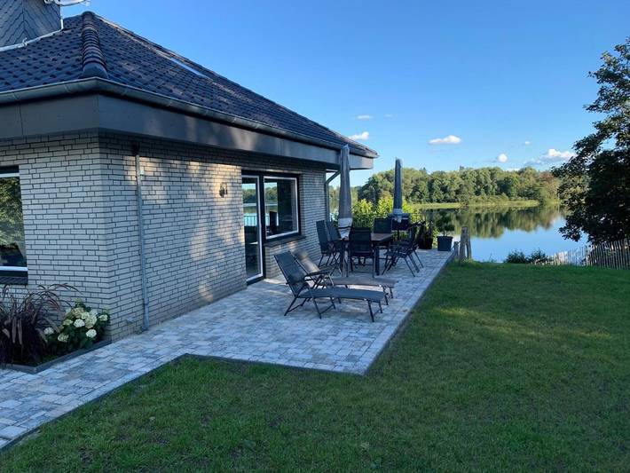 Ferienhaus für 12 Personen, mit Balkon und Terrasse sowie Garten und Sauna
