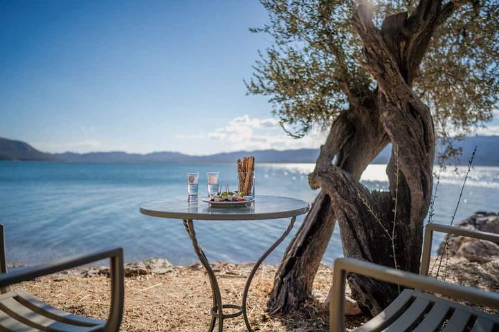 Villa for 4 people, with Balcony and Garden in Lesbos