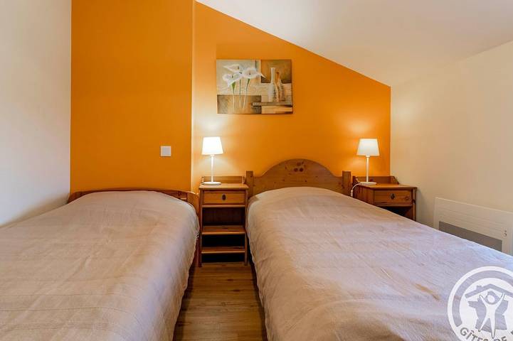 Gîte pour 6 personnes, avec terrasse dans Saint-Georges-des-Gardes - 3