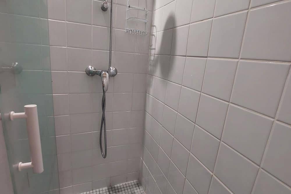 Entire apartment, Le Cosy Gaillard, 3 stars. City view and private parking space. in Brive-la-Gaillarde, Brive-la-Gaillarde region
