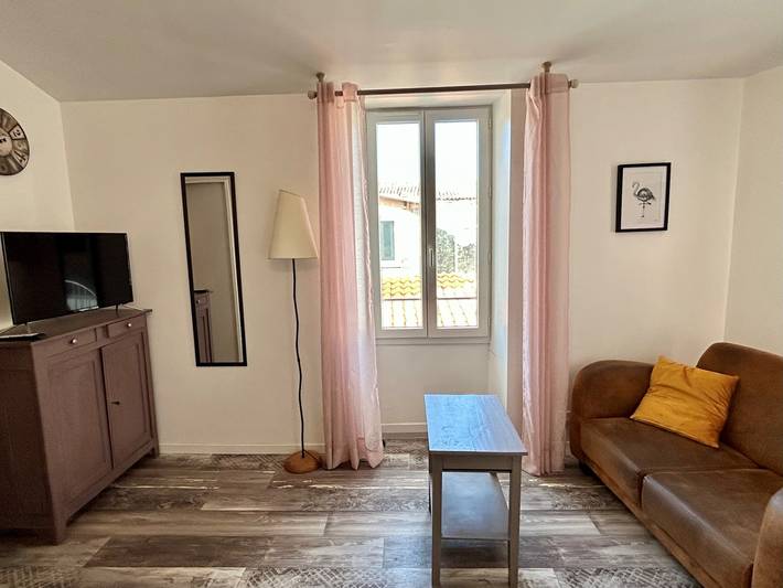 Entire apartment, Apartment 'Studio Saujon - Port Ribérou 50 M' with Wi-Fi in Saujon, Côte de Beauté