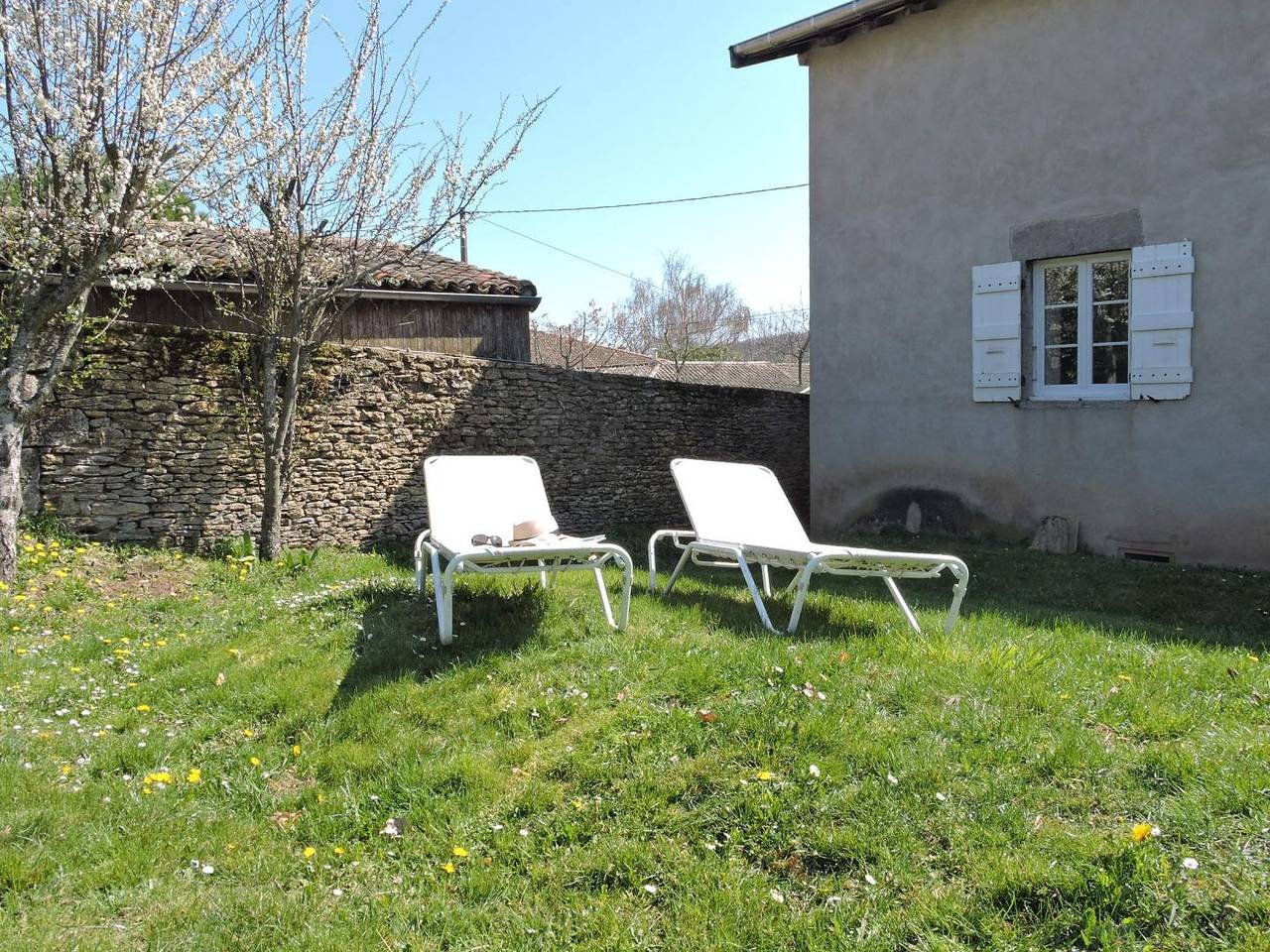 Gîte per 4 persone con giardino in Sologny, Mâcon e dintorni