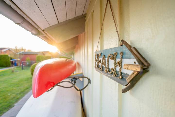 Kinderfreundliches 5 Personen Wellnessferienhaus Treibholz mit zwei Duschen und Toiletten, Sauna, Whirlpool, Kaminofen, Wintergarten und Kanu in Otterndorf in Otterndorf, Cuxland
