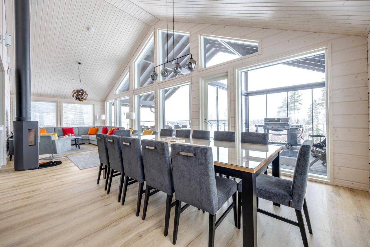 Villa Lempi Incl Jacuzzi, Sauna, Wifi ,Central location in Himos, Jämsä