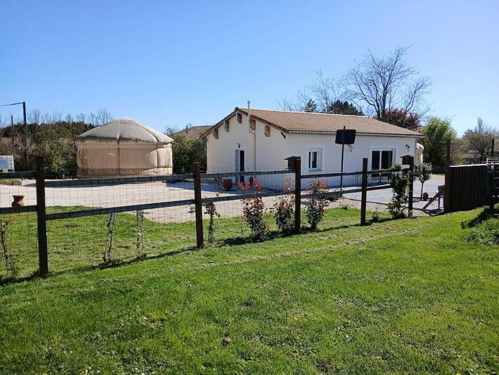 Location de vacances pour 6 personnes, avec Terrasse et Jardin à Le Bourdet