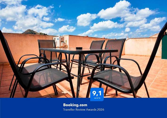 Gîte pour 8 personnes, avec terrasse et vue, animaux acceptés à Calasparra