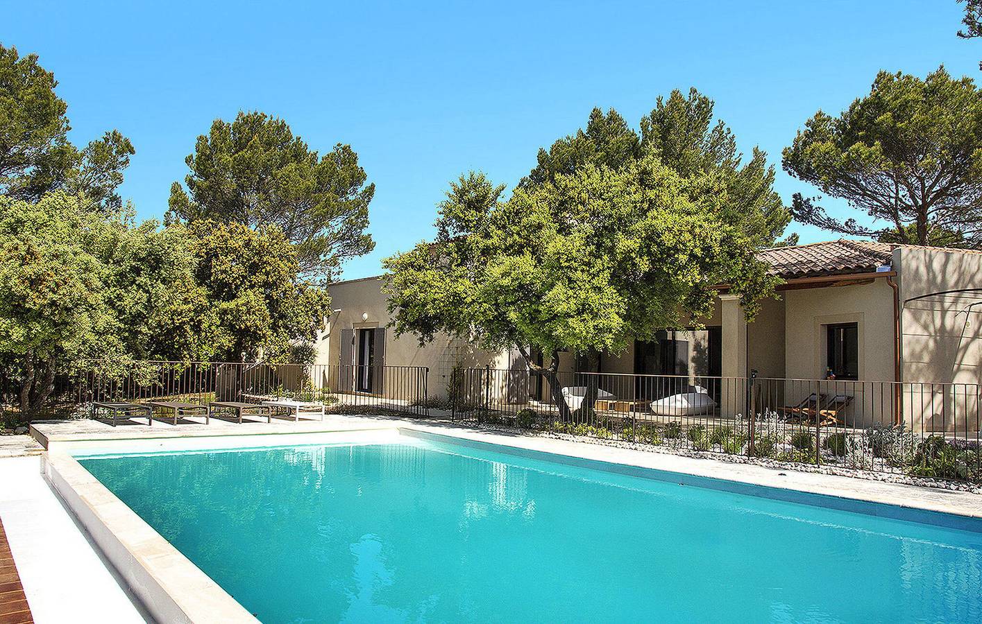 Apartamento de 200m² con A/A, Parking, Cocina, Piscina e Internet en Saumane-de-Vaucluse in L'Isle-sur-la-Sorgue, Vaucluse