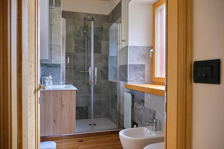 Gîte pour 2 personnes, avec vue sur le lac ainsi que vue et balcon à Auronzo di Cadore - 4