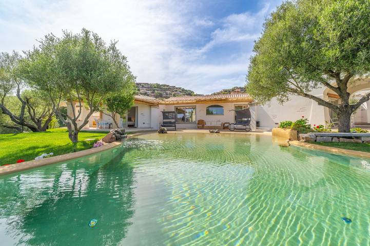 Villa per 8 persone, con terrazza e giardino a Porto San Paolo