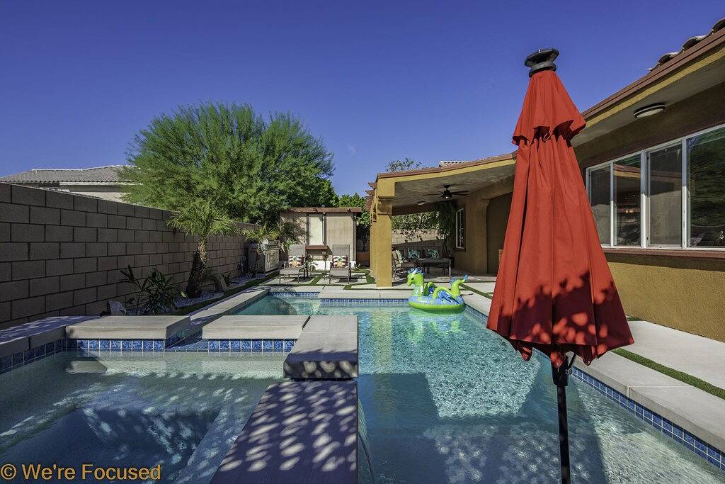 Desertsunflower:walking polo ground, Coachellafest in Coachella, Coachella Valley