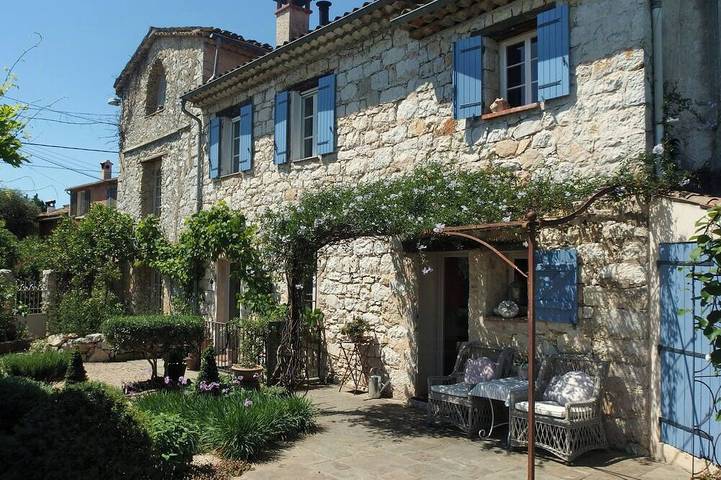 Ganze Wohnung, Romantische Wohnung in historischem Haus in der Provence in Roquefort-les-Pins, Mittelmeerküste (Frankreich)