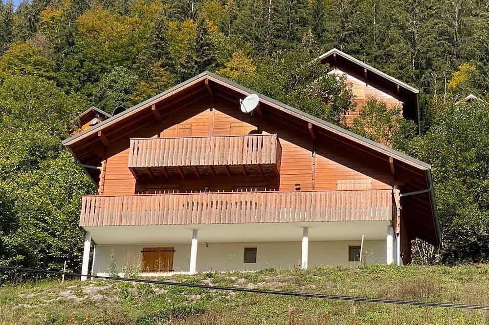5-bedroom chalet with private sauna and stunning views in Le Biot, Thonon-les-Bains und Umgebung