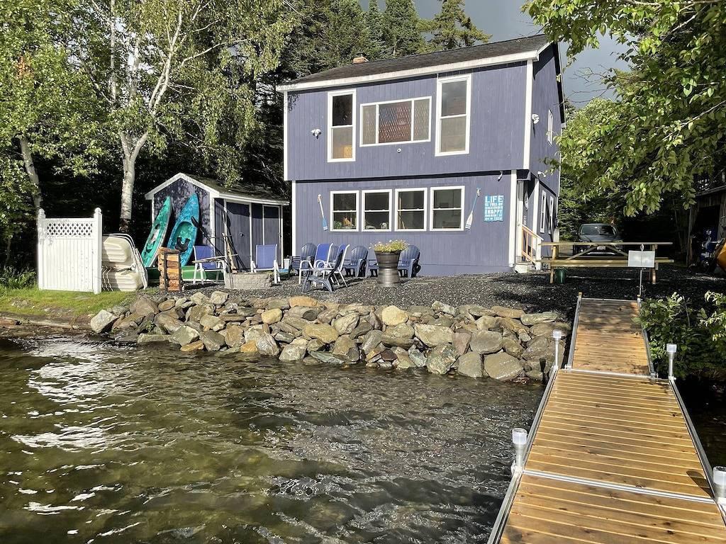 Grouse Landing on Back Lake in Pittsburg (NH), Coös County