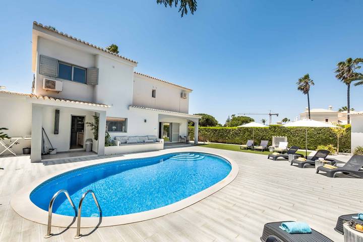 Chalet para 12 personas, con terraza y jardín en Galé