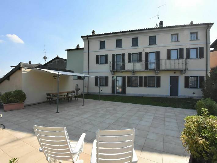 Casa vacanza per 8 persone, con piscina e terrazza in Oltrepò Pavese
