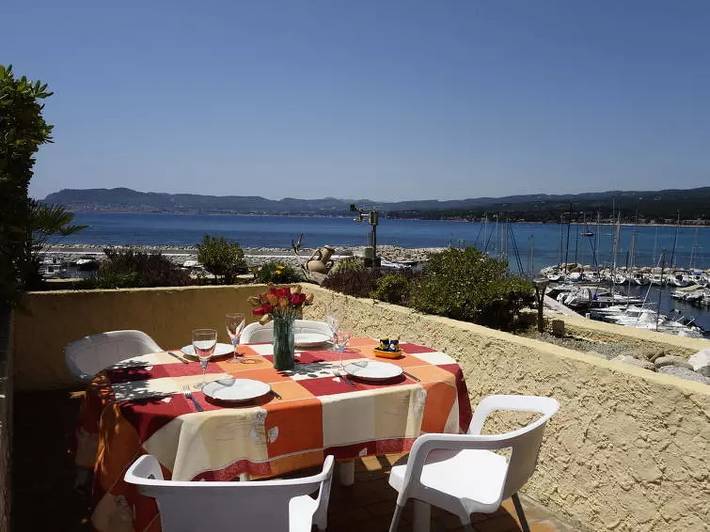 Gîte pour 2 personnes, avec terrasse à Saint-Cyr-sur-Mer