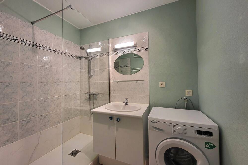 Appartement entier, Appartement cosy pour 2, à 5 min de la plage, parking sécurisé in Saint-Brevin-les-Pins, Côte de Jade