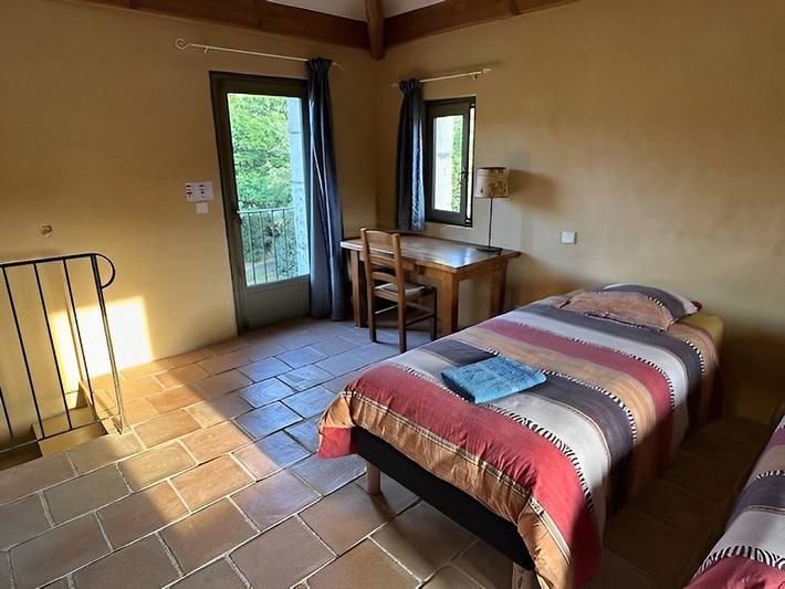 Chambre d’hôte pour 4 personnes, avec jardin ainsi que jacuzzi et piscine, animaux acceptés dans l' Hérault - 3