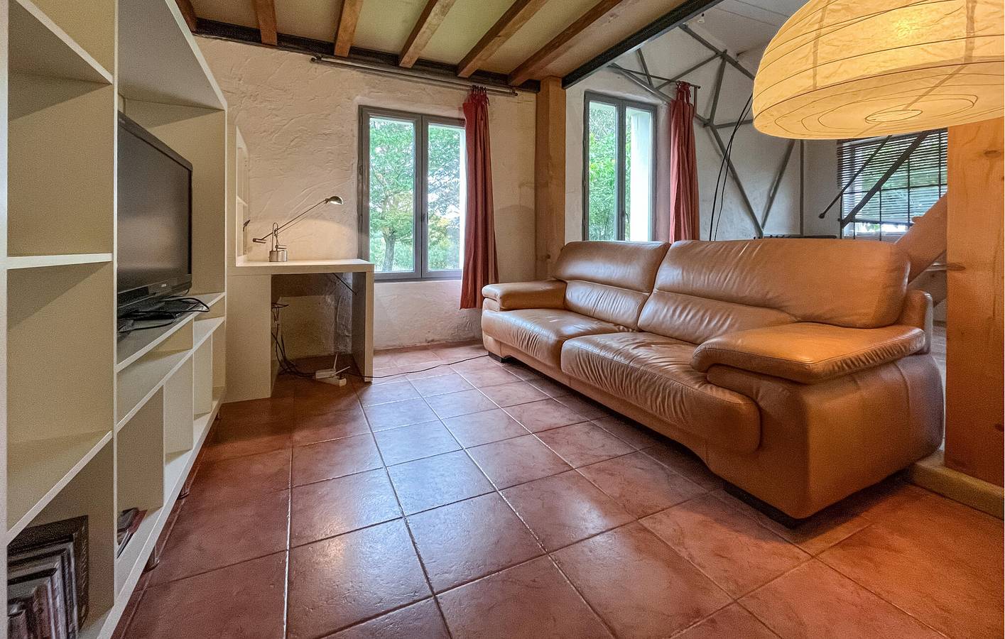 Appartement confortable avec WiFi, TV, piscine et parking in Lussan, Région de Nîmes
