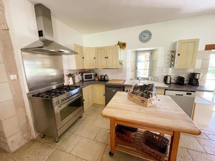 Location de vacances pour 13 personnes, avec piscine et jardin ainsi que jacuzzi et terrasse à Cussay - 4