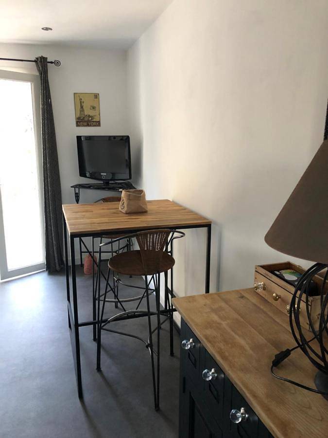 Gîte pour 2 personnes, avec terrasse à Entraigues-sur-la-Sorgue - 4
