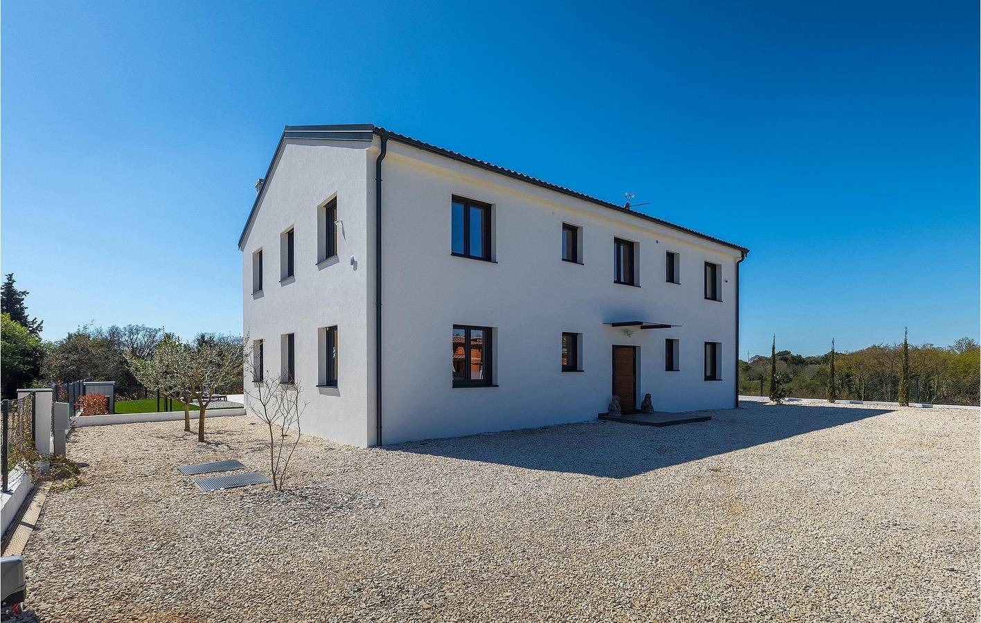 Gemütlich, 1,5 km vom Strand entfernt: 320 m² große Wohnung mit Pool, WLAN und Parkplatz in Marčana, Südküste Istrien