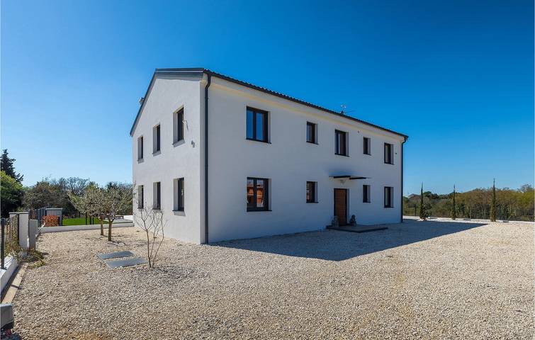 Gemütlich, 1,5 km vom Strand entfernt: 320 m² große Wohnung mit Pool, WLAN und Parkplatz in Marčana, Südküste Istrien