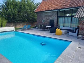 Chambre d’hôte pour 4 personnes, avec piscine ainsi que terrasse et vue dans Neuve-Chapelle