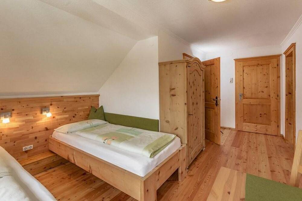 \"Grimmingblick\" - Familienzimmer mit Dusche, Wc - Klausnerhof in Gössenberg, Schladming-Dachstein