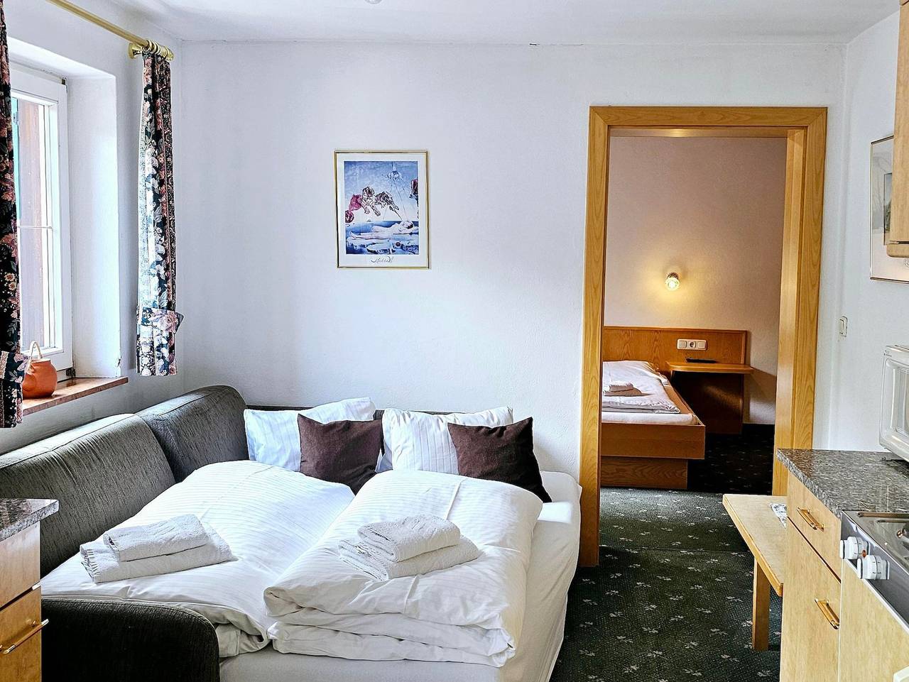 Ganze Ferienwohnung, Appartement Haus Christine - Top 4 / App/Fewo, Toilette und Bad/Dusche getrennt in Brixen im Thale, Brixental
