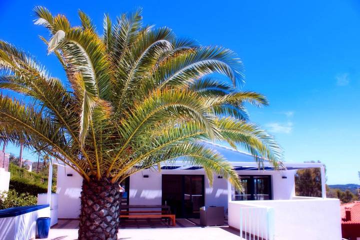 Location de vacances pour 6 personnes, avec piscine ainsi que jardin et vue à Vall-llobrega - 2