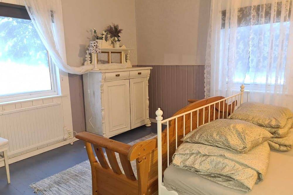 Amazing 4-bedroom house with Wifi in charming Stavaträsk in Skelleftea, Bottenwiek