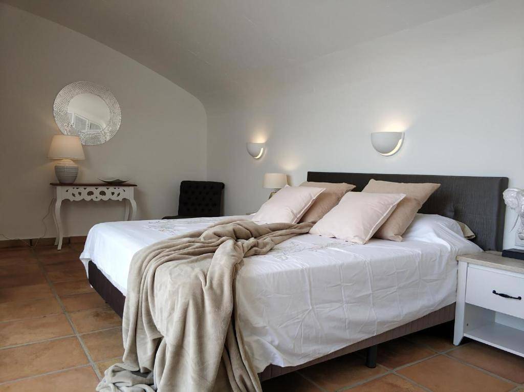 Three-Bedroom House in Playa Esmeralda Norte, Pájara