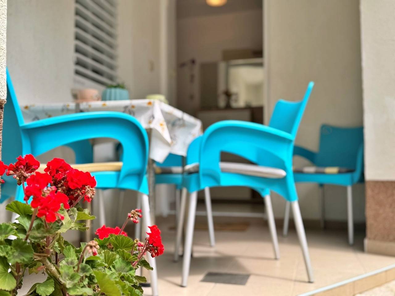 Apartamento entero, Apartment Car - 95 m from the sea, private terrace, parking, Bbq in Silo (Krk), Krk (isla)