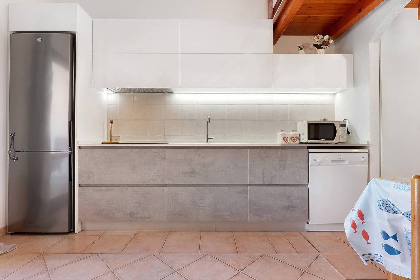 Appartement entier, Bilo Lu Impostu avec véranda et climatisation in Case Peschiera-Lu Fraili, San Teodoro
