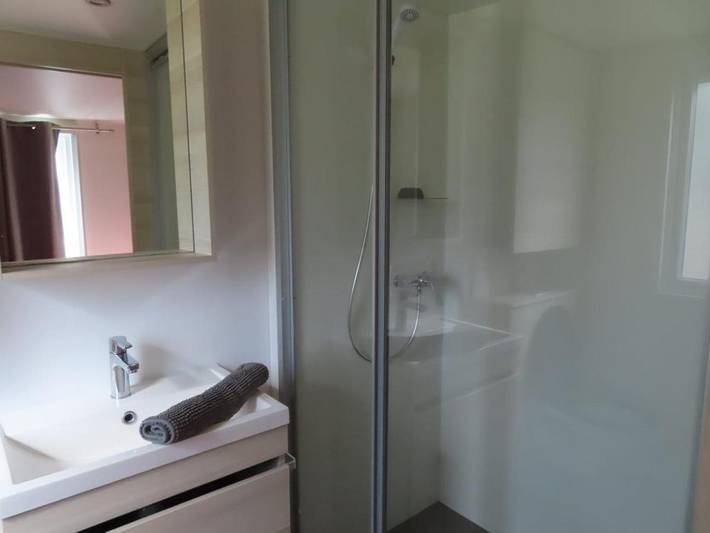 Location de vacances pour 6 personnes, avec jardin ainsi que bassin pour enfant et piscine, animaux acceptés dans Plage de Favone (Sari-Solenzara) - 3