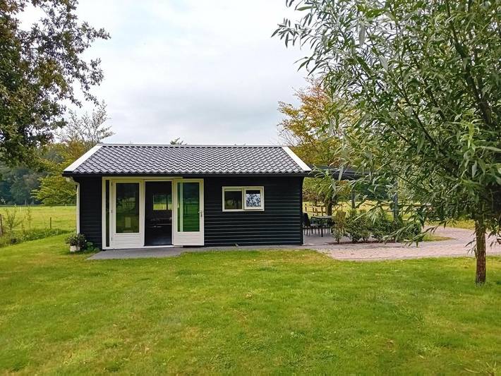 B&b voor 2 personen, with Terras and Tuin as well as Sauna and Uitzicht in Friesland