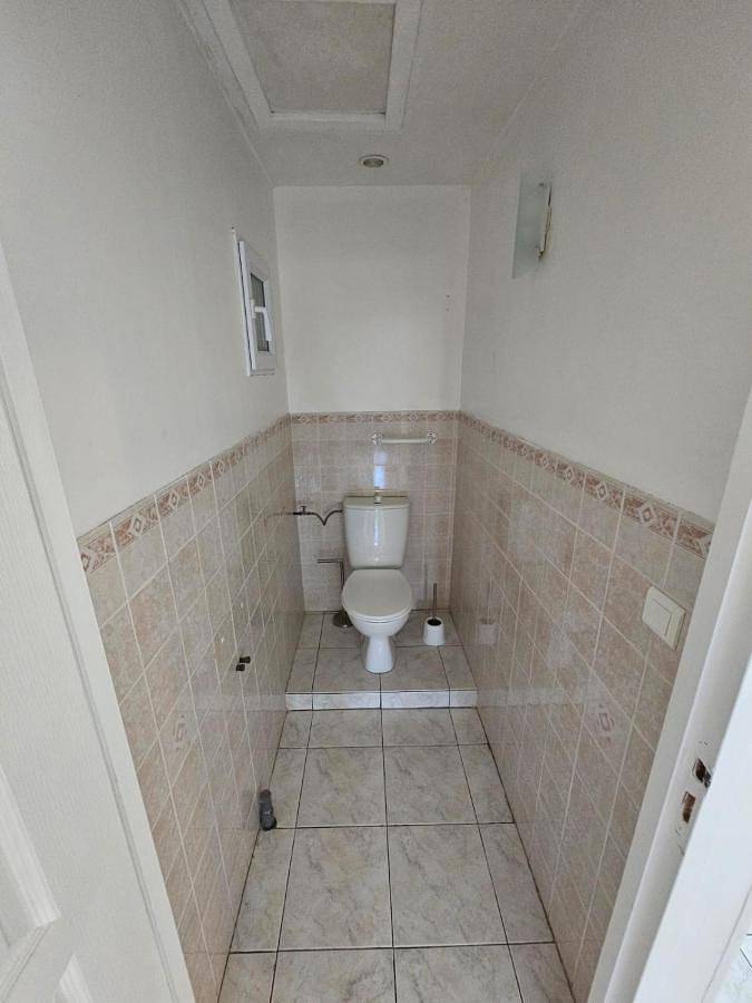 Appartement entier, One-Bedroom Apartment in Sauvian, Côte méditerranéenne (France)