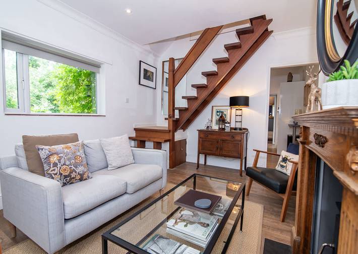 Host & Stay | Terrace House on Canal in Worcester, Worcestershire