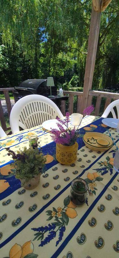 Camping pour 5 personnes, avec vue sur le lac et piscine ainsi que terrasse et vue dans l' Eure - 2