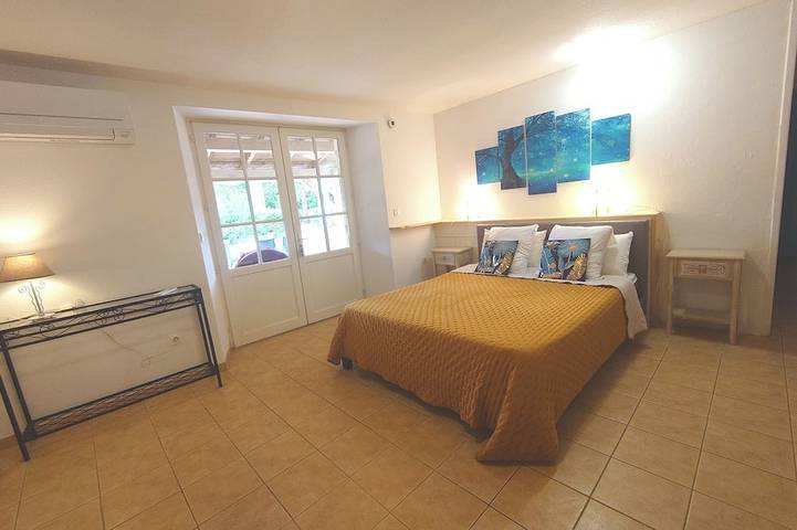 Location de vacances pour 8 personnes, avec jardin et terrasse à Duravel - 2