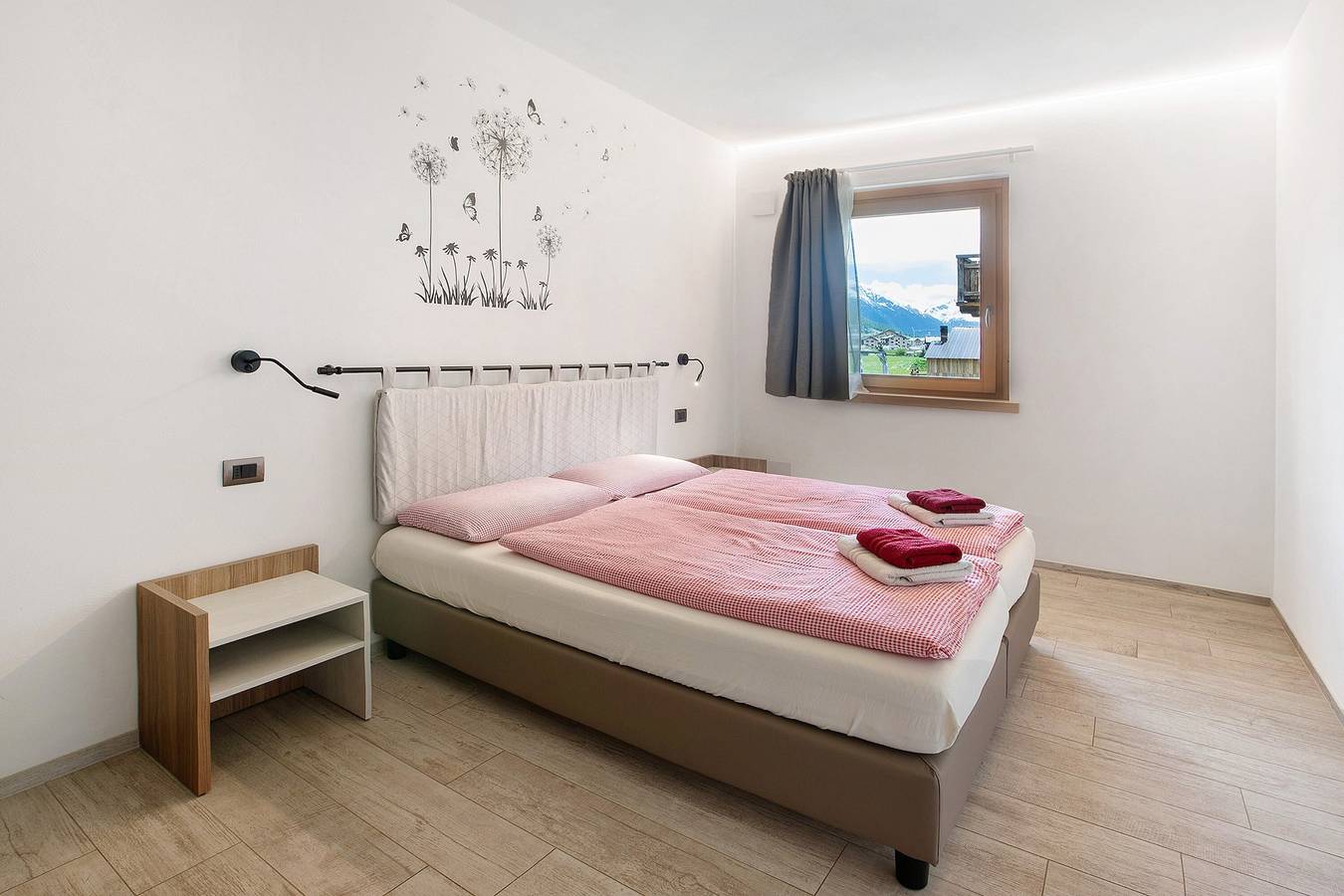 Ganze Wohnung, Ferienwohnung 'Chalet Snowlake Neve' mit Bergblick, Privatem Garten und Wlan in Livigno, Nationalpark Stilfser Joch