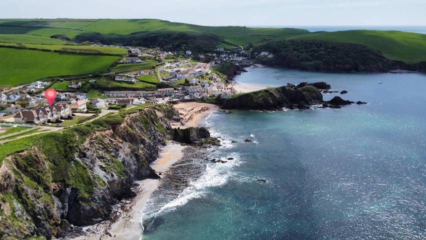 Holiday rental for 7 people, with terrace and garden in Hope Cove