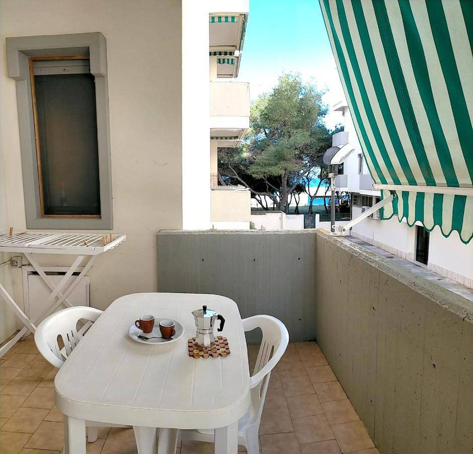 Appartamento intero, Apartment with Terrace in Rivabella di Gallipoli, Rivabella