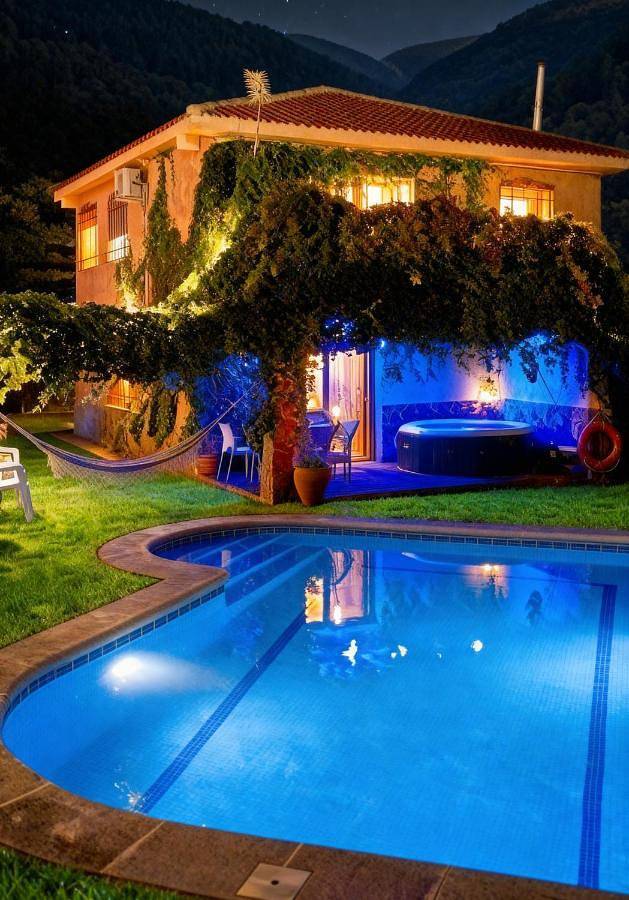 Chalet para 7 personas, con jacuzzi además de jardín y piscina, Familias con niños en Valle del Jerte