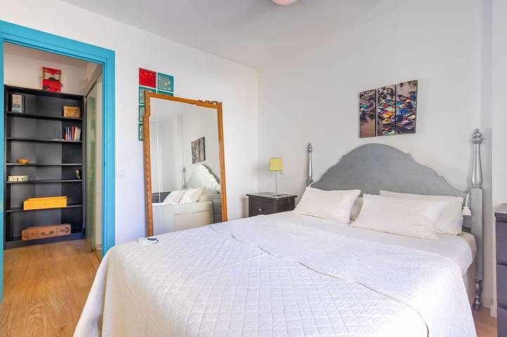 Ganze Wohnung, Colors Apartment and parking 4 pax Historic Center in Casco Antiguo, Sevilla